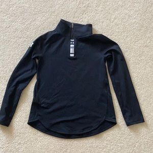 Xs Girls black pull over under Armour